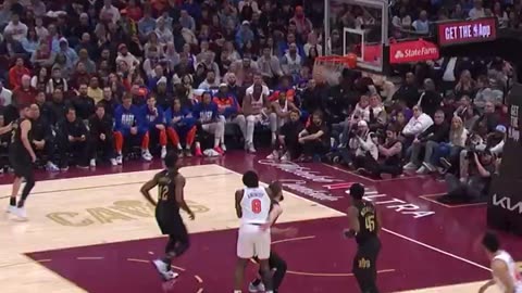 NEW YORK KNICKS - KAT from way out 🎯