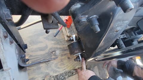 PROFESSIONAL FREIGHTLINER MECHANIC COULD NOT ANSWER MY QUESTION