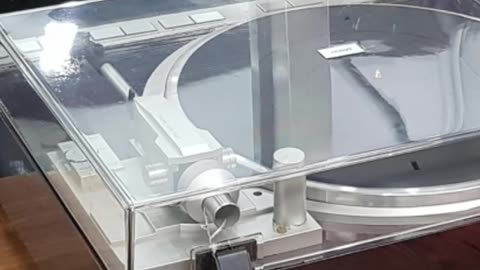 Denon DP-47F Turntable