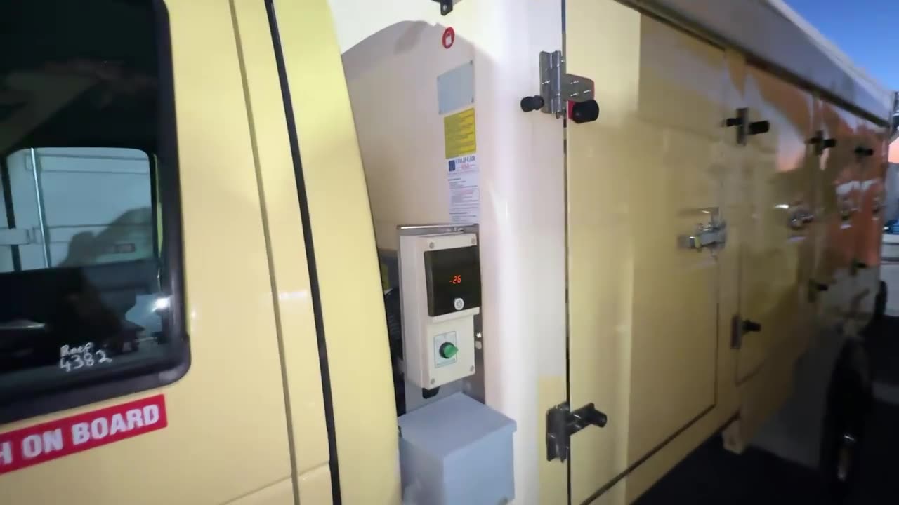 Refrigerated Freezer Truck 2021 Ford E450 Schwans Van Food Truck