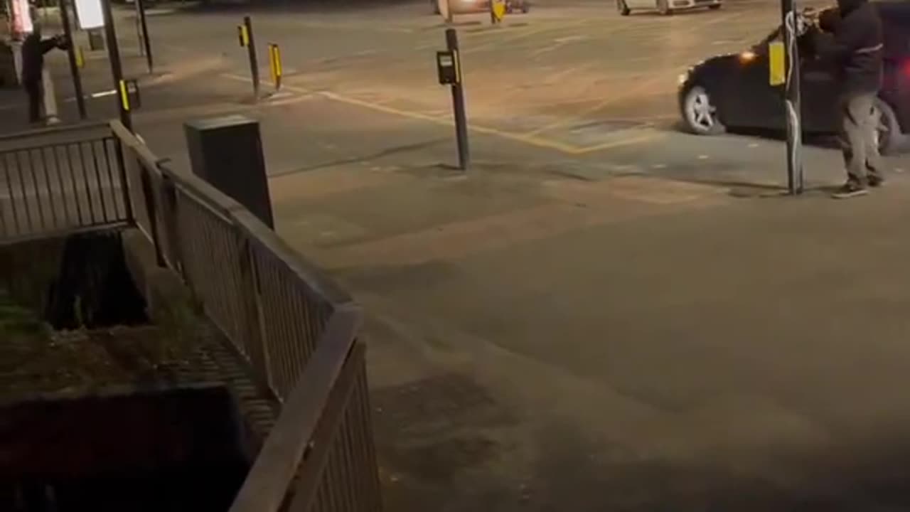 Blade Runners keep cutting down the new ULEZ carbon tracking cameras in London