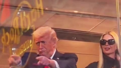 THEY ALL LOVE THE BOSS!!!❤️🇺🇸😍😍😍