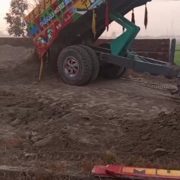 tarcter in Unloading the palnt