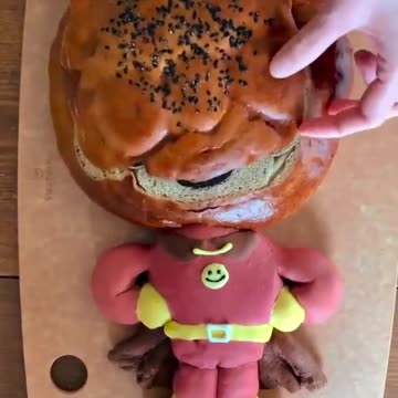 Shorts - Bread, Each Slice Is Art..