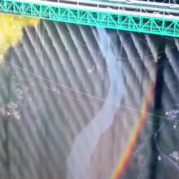 China Opens World’s Tallest Bridge — A 4-Year Wonder With a Restaurant at 800 Meters