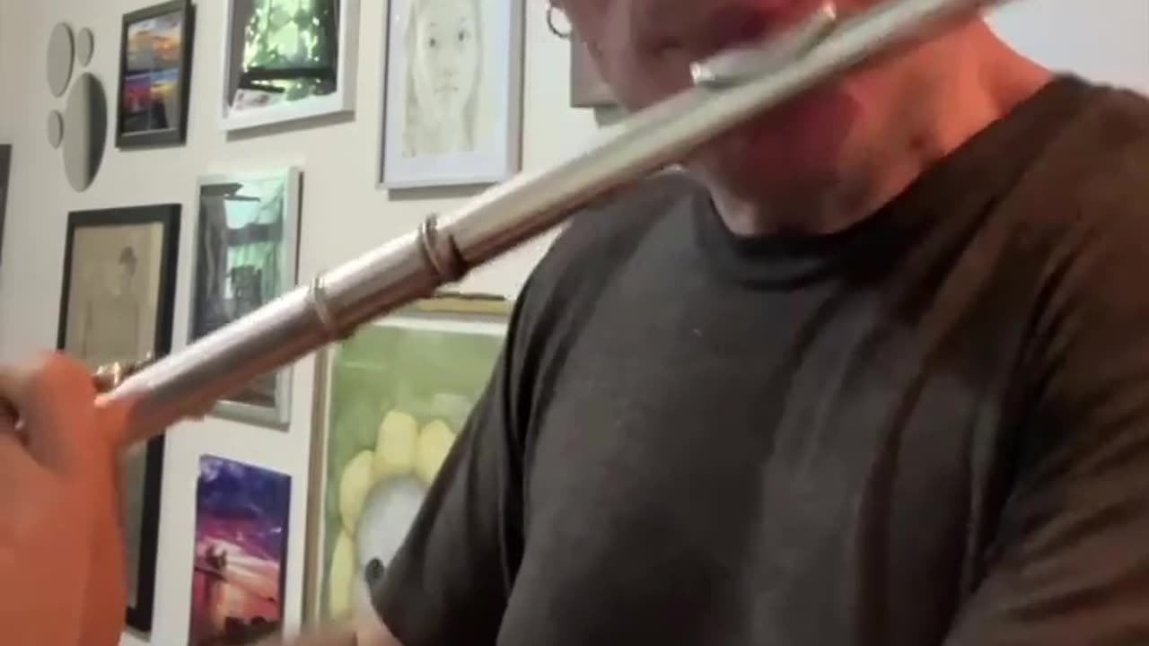 🤯🎶 Watch This Flute Player Beatbox in Perfect Harmony! | FeedMyCuriosity