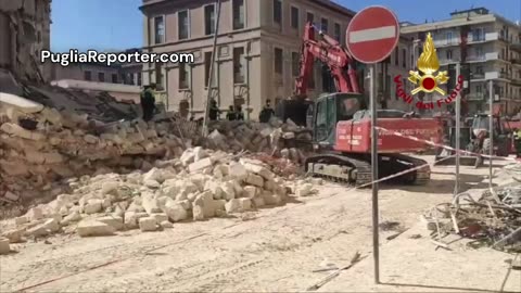 Bari: ritrovata viva la donna tra le macerie dell'edificio crollato