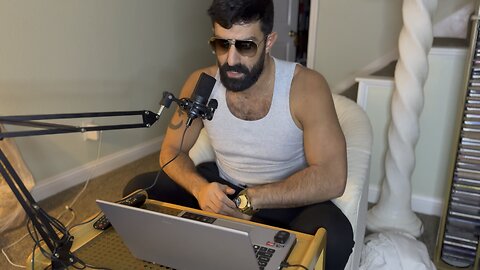 Skinny girls over thick wow!