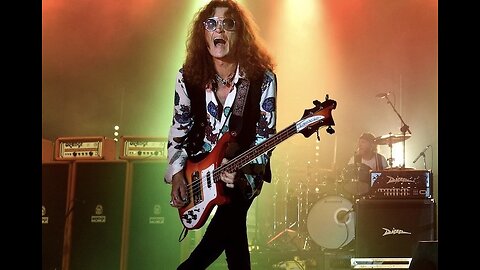 MISTREATED ~ GLEN HUGHES ( LIVE )