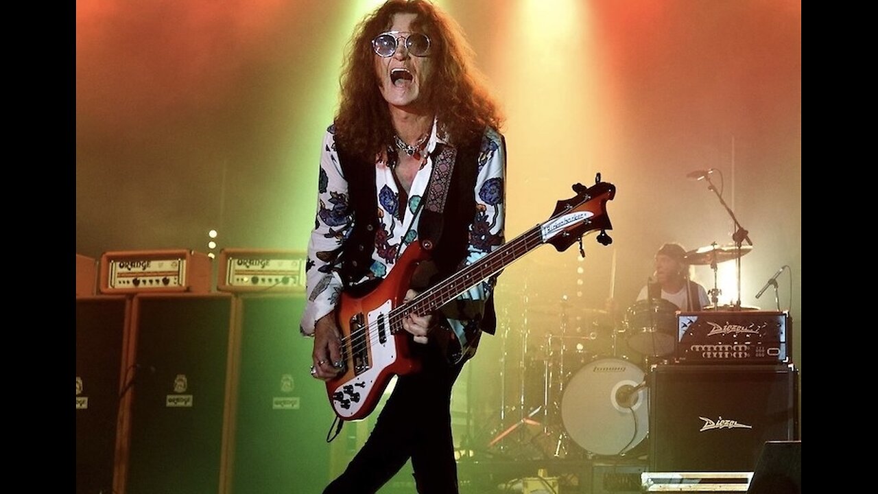 MISTREATED ~ GLEN HUGHES ( LIVE )