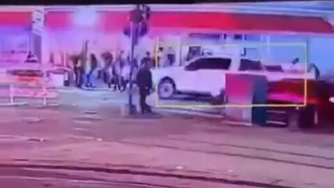 The Moment Terrorist Shamsud-Din Jabbar Drove His Truck Into Crowd In New Orleans