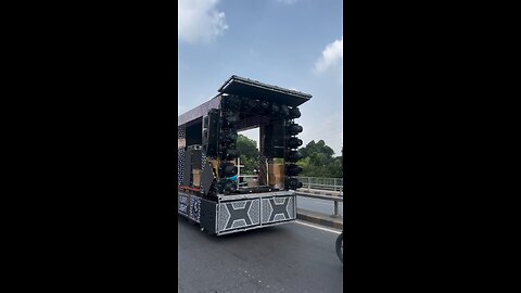 Aisa Maruti Mein apna DJ maine