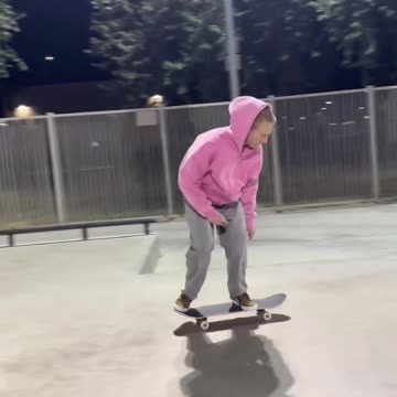 #WED🧈 Roman Hager (📹 Aura Skateboards)