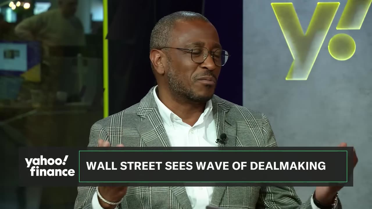Wall Street ignores shutdown as stocks close higher, Jim Cramer talks investing picks and mistakes