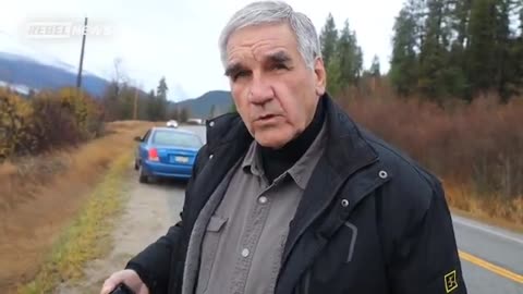 Universal Ostrich Farms co-owner Dave Bilinski react to seeing his ostriches