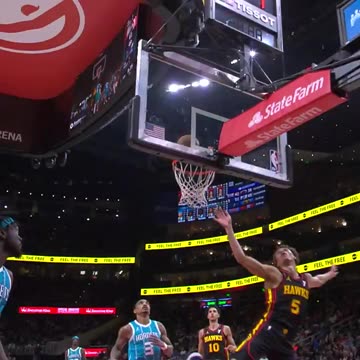 NBA - Trae shows off the 20/20 vision on this DIME 👀