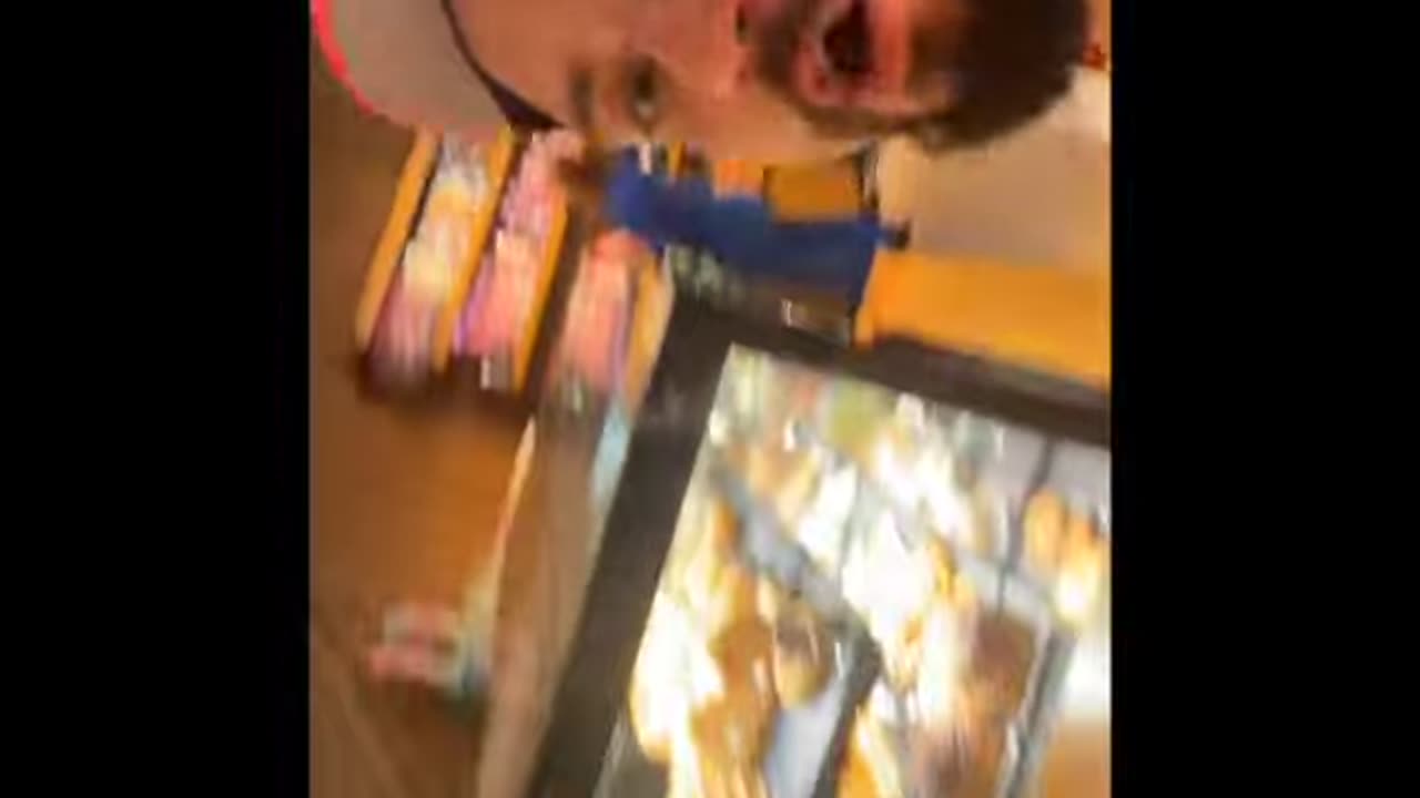 IM FAMOUS IN THIS STARBUCKS ON BLOODS