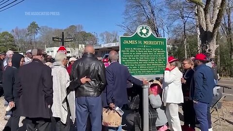 Civil rights icon James Meredith is honored in his Mississippi hometown