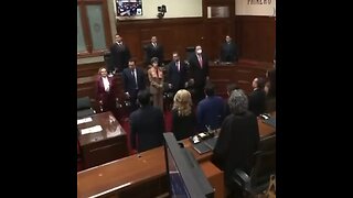 Un tema de salsa se cuela antes del himno nacional de México en una solemne sesión