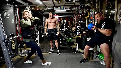 Speedbag VS Bodybuilders!!!