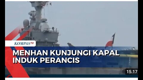 The Minister of Security of the Republic of Indonesia visits the French aircraft carrier in Lombok