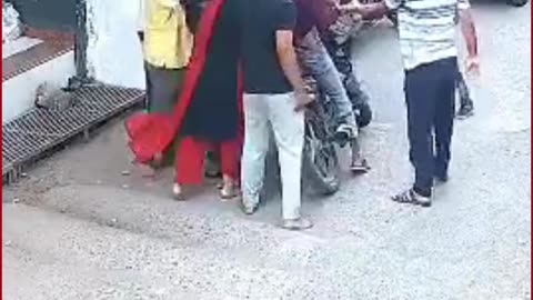 Flying Kiss Sparks Street Brawl in Dhar: 15 Booked After Viral Video Shows Brutal Clash