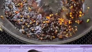 Sticky braised garlic soy chicken wings BE CRUNCHY !!