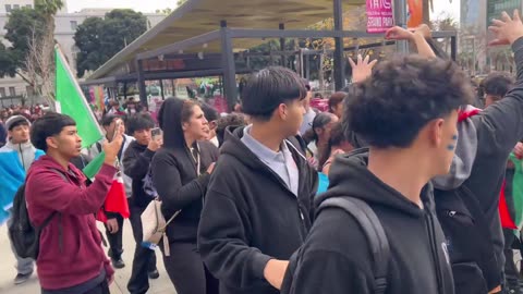 Clash erupts among Anti-ICE protesters in Los Angeles, California