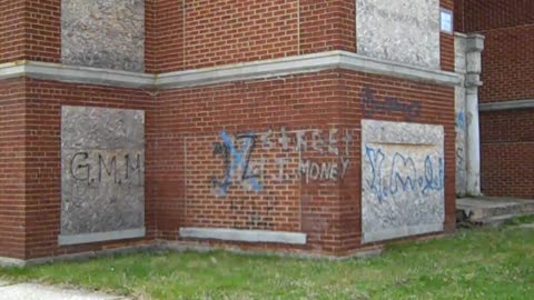 THIS 30 UNIT BUILDING WAS A GEM 25 YEARS AGO, N