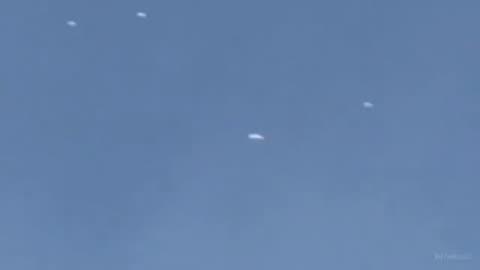 A fleet of Tic-Tac UFOs filmed over Mentor, Ohio Jan 2025