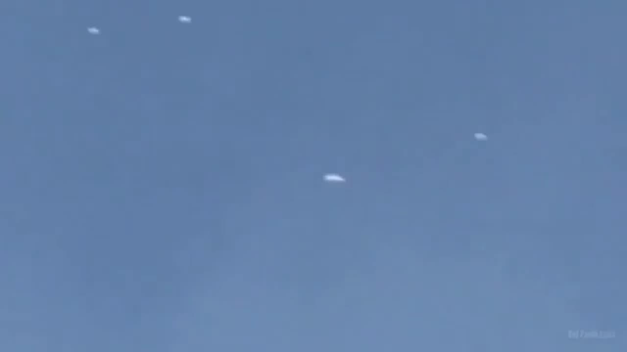 A fleet of Tic-Tac UFOs filmed over Mentor, Ohio Jan 2025