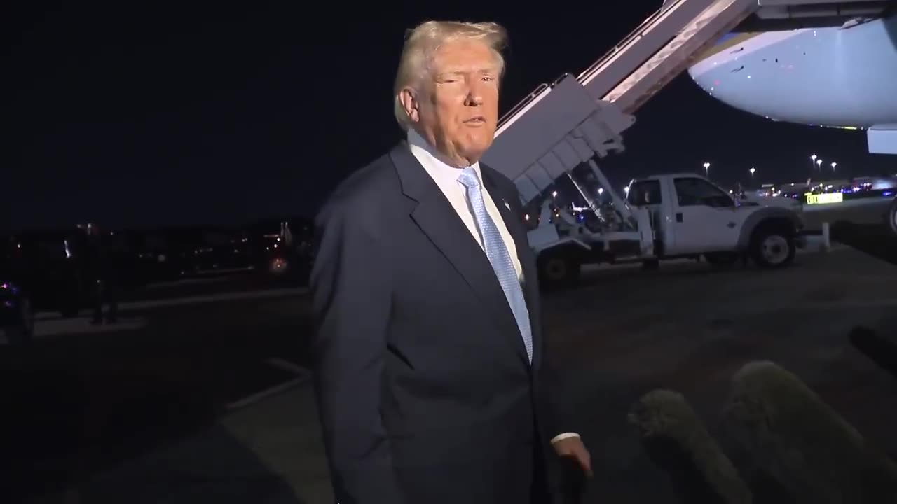 📌 President Trump takes questions from the press on 11/16/2025