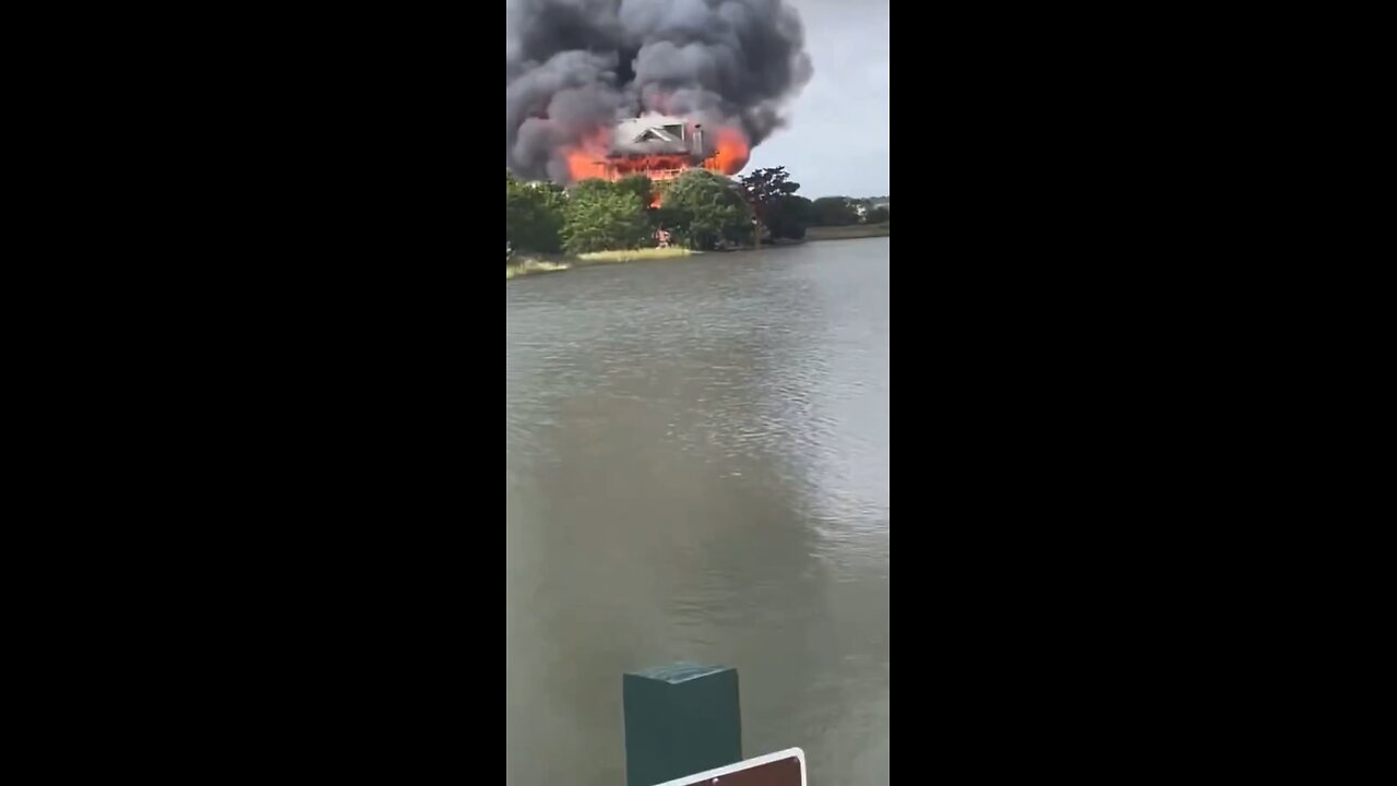 🇺🇸 South Carolina judge, Dianne Goodstein's home caught fire