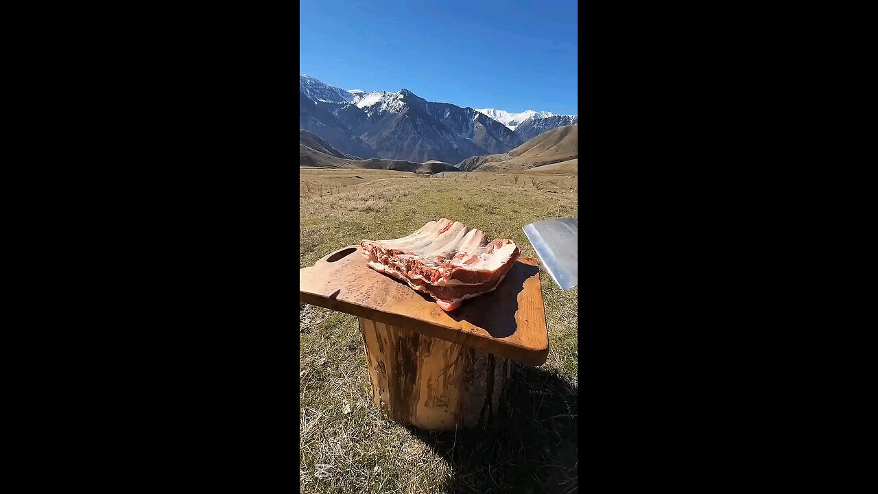 Epic Mountain Cooking: Slicing Meat with Unbelievable Precision at High Altitudes!