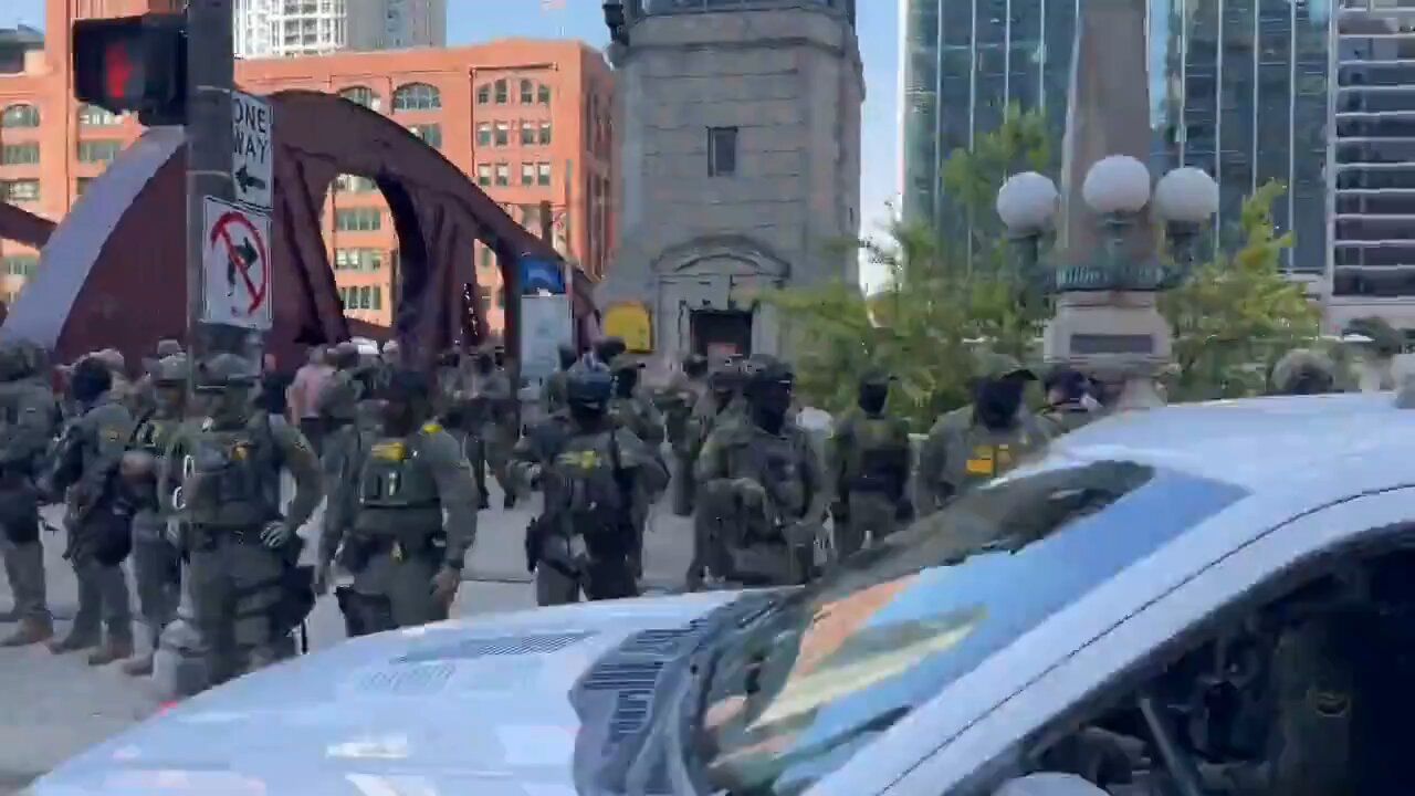 U.S. Border Patrol agents have arrived in Chicago to «restore order»