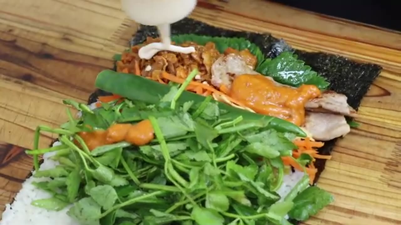 They Added THIS to Kimbap and the Tiny Corner Shop EXPLODED With Customers! | Korean Street Food