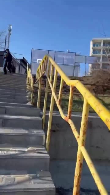 Students Film Low-Flying Prop Plane Tailing Russian Attack Drone