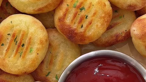 🥔🥞 "Crispy Potato Cakes - Crunchy Goodness!
