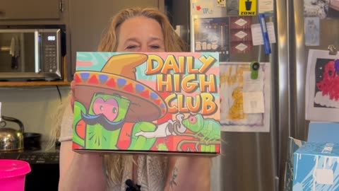 Daily High Club Unboxing (Canada Edition) &eth; | Honest Review + First Reactions