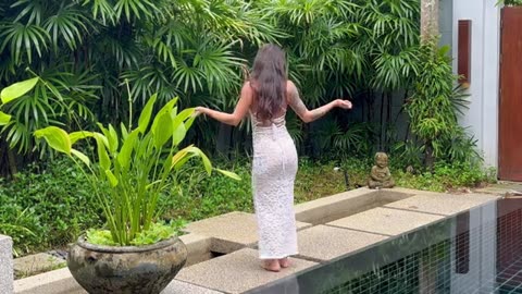 Transparent Dance 4K _ Soft Deep Movements
