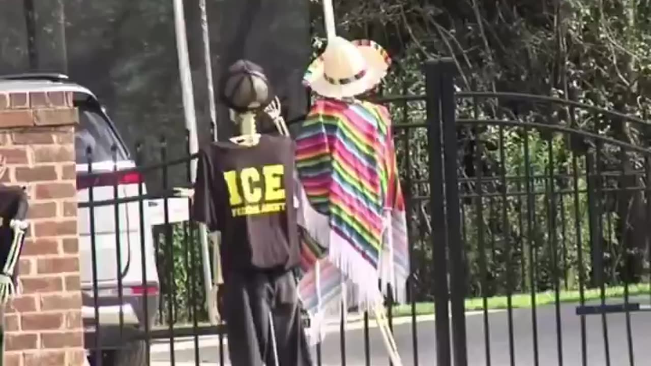 Alright, this dude WINS Halloween for this year..🤣🤣🤣