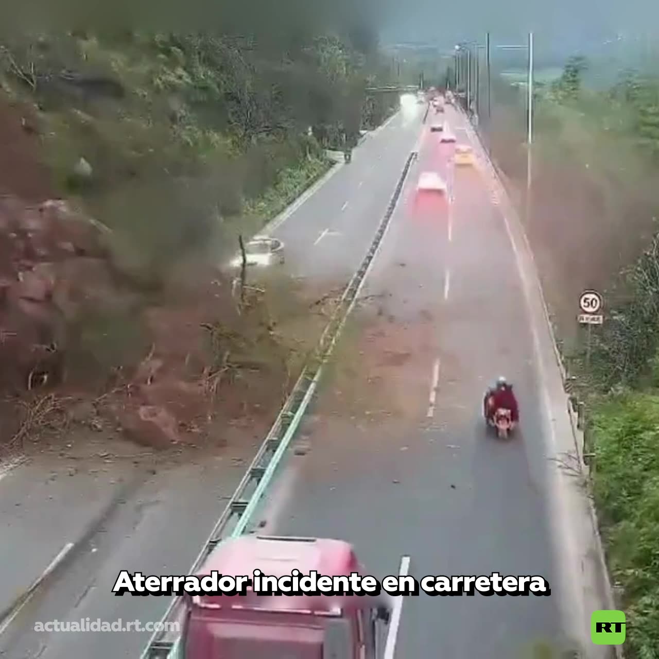 Salvado en el último minuto tras deslizamiento de tierra