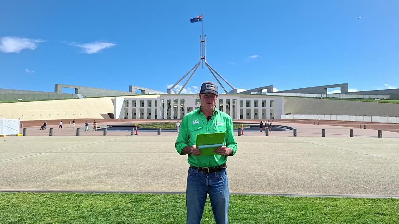 Senate erupts as Pauline Hanson arrives in a burqa yesterday - 25/11/2025