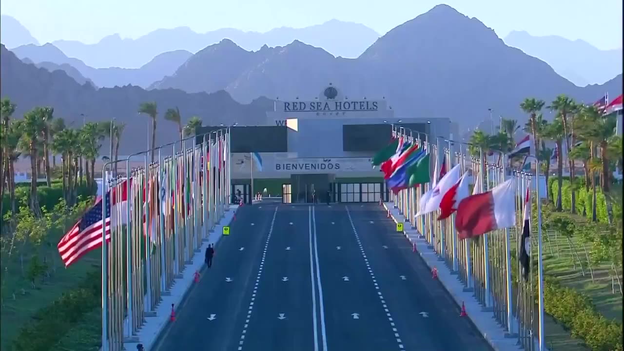 POTUS motorcade en route to the Gaza Peace Summit 🔥El Sheikh, Egypt