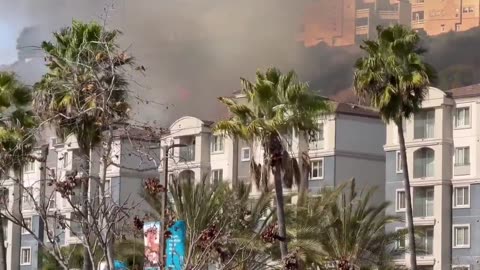 Brush Fire Erupted near the Fashion Valley Mall San Diego California