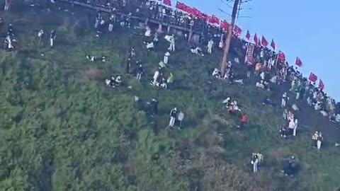 🌄👥 Massive Crowd Climbing This Mountain in China! | FeedMyCuriosity