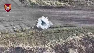 Ukrainian Paratroopers Destroy Russian Starlink Terminal, Heavy Guns and More