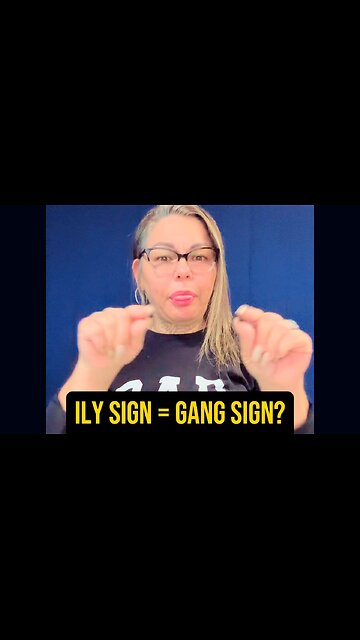 🚨 ILY Sign = Gang Sign?! 🤯 #ASL #deaf #signlanguage