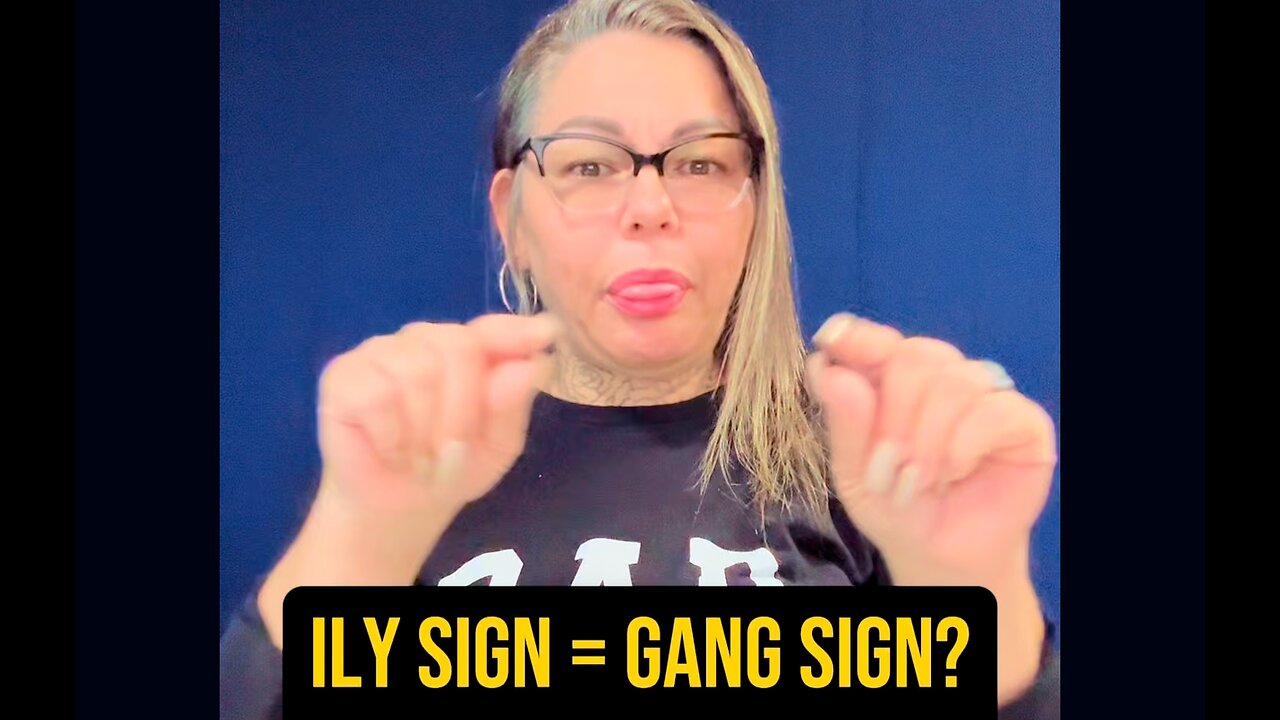 🚨 ILY Sign = Gang Sign?! 🤯 #ASL #deaf #signlanguage