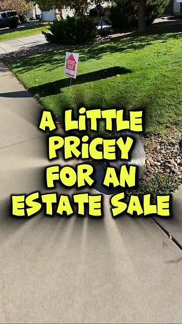 Found a Vintage Disney #Christmas sweatshirt at this priciy #estatesale